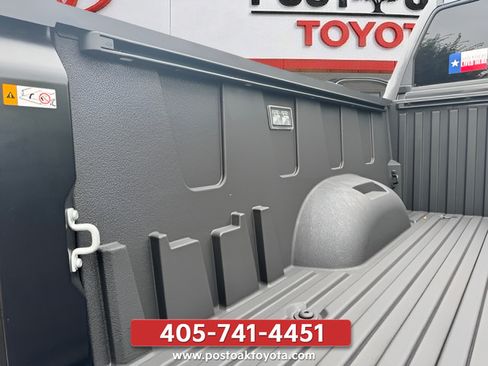 Used 2025 Toyota Tundra Limited AWD/4WD image 16