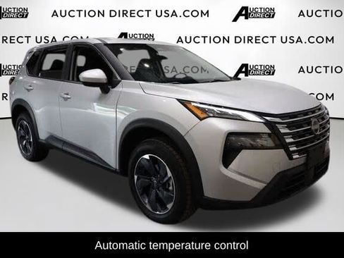 Used 2024 Nissan Rogue SV FWD image 2