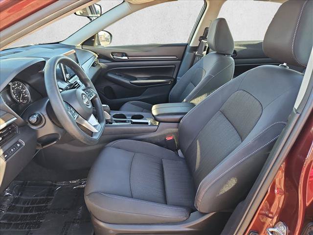 Used 2025 Nissan Altima 2.5 SV FWD image 21