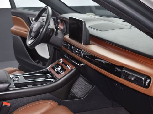 Certified 2023 Lincoln Aviator Reserve w/ Equipment Group 201A image 16