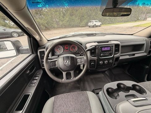 Used 2014 RAM 1500 4x4 Crew Cab image 23