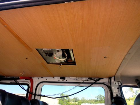 Used 2010 Freightliner Sprinter 2500 image 22