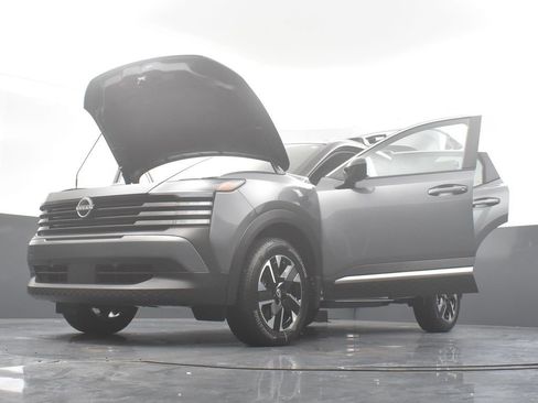 New 2026 Nissan Kicks SV w/ SV Premium Package image 34