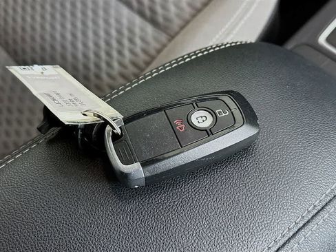 Certified 2020 Ford Escape SE image 22