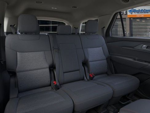 Used 2025 Ford Explorer Active AWD/4WD image 17