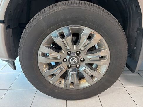 Used 2018 Nissan Titan Platinum Reserve w/ Platinum Utility Package image 12