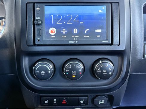 Used 2016 Jeep Patriot High Altitude image 24