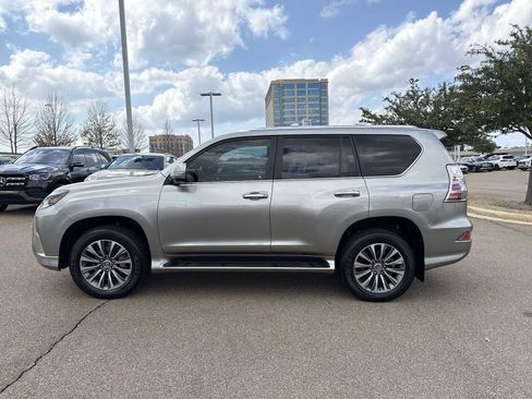 Used 2023 Lexus GX 460 Luxury w/ Accessory Package image 8