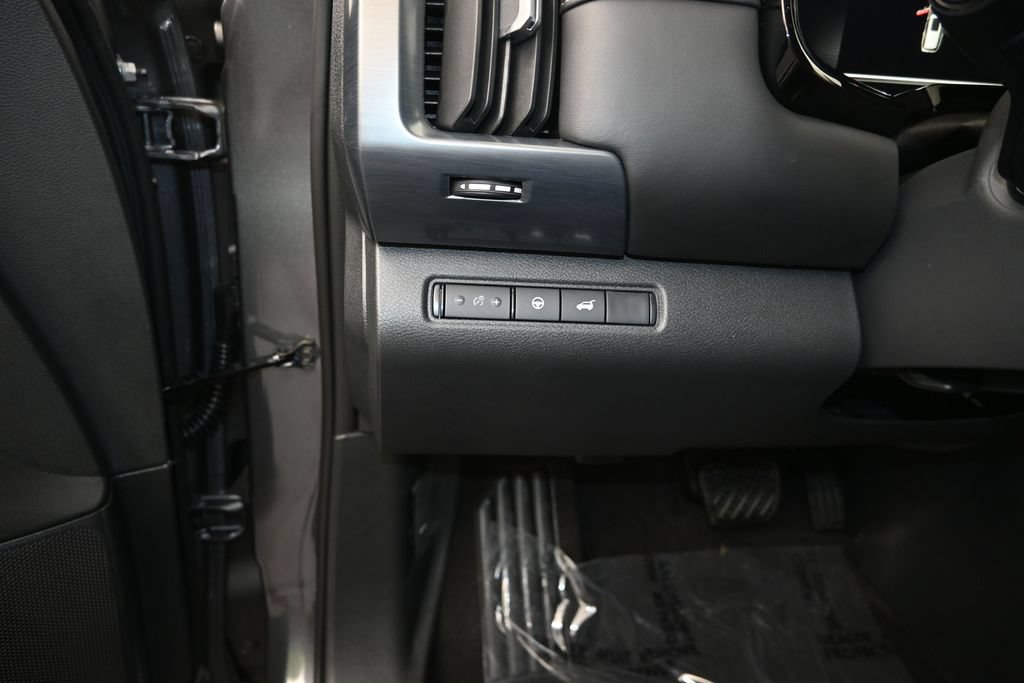 New 2026 Nissan Pathfinder SL w/ Cargo Package FWD image 12