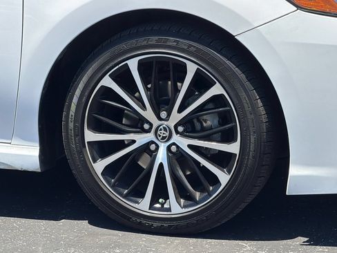 Used 2019 Toyota Camry SE w/ Convenience Package FWD image 27