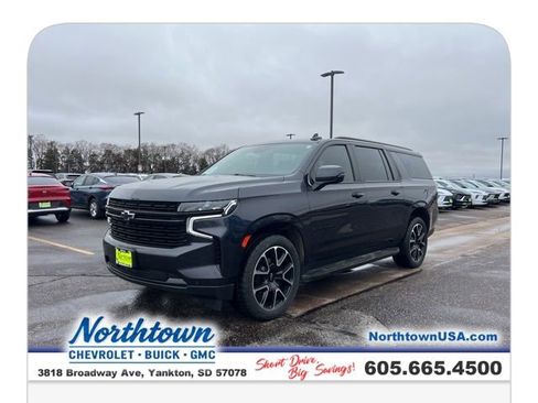 Used 2023 Chevrolet Suburban RST w/ Luxury Package image 28
