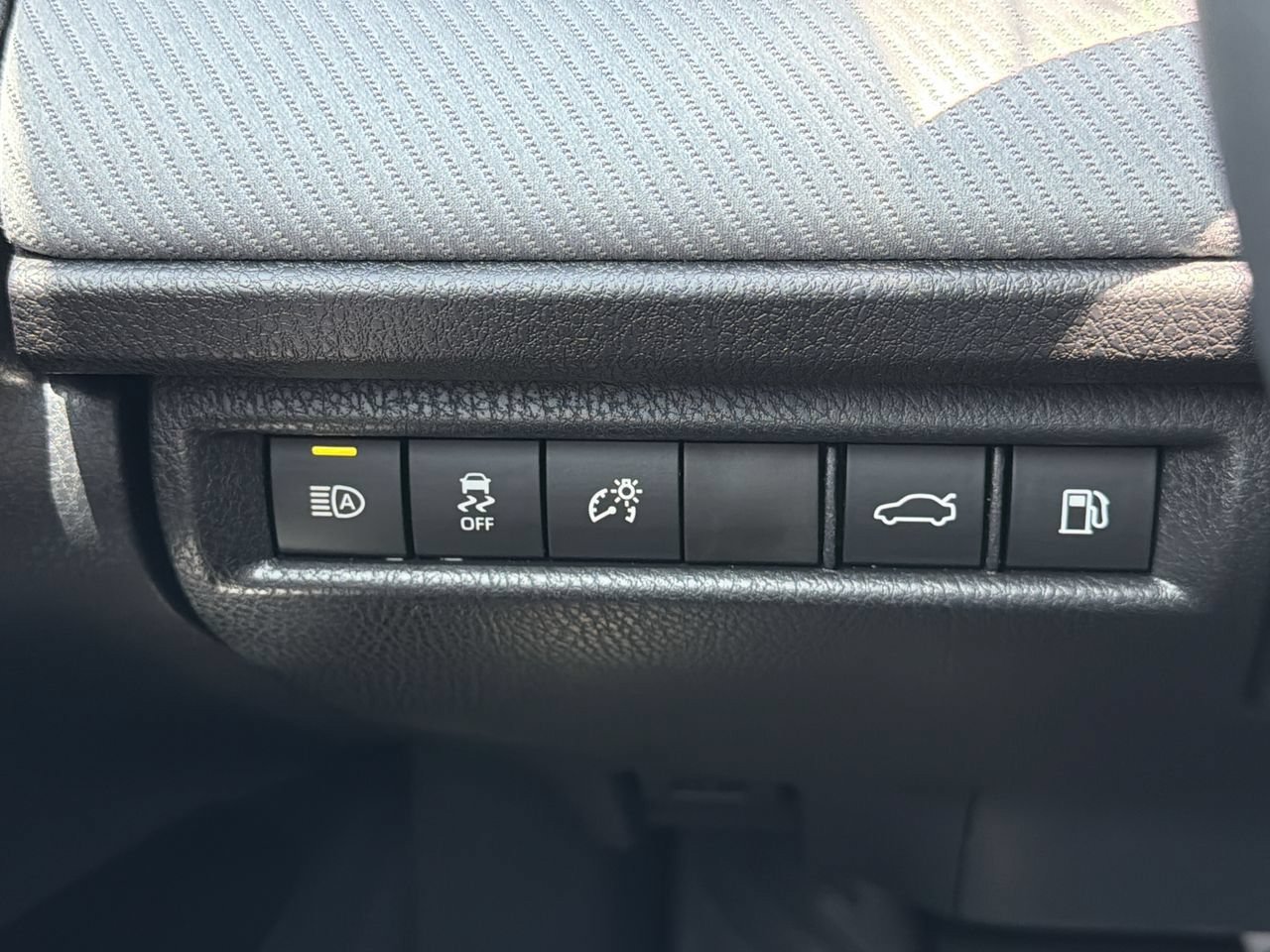 Used 2026 Toyota Camry Hybrid FWD image 24