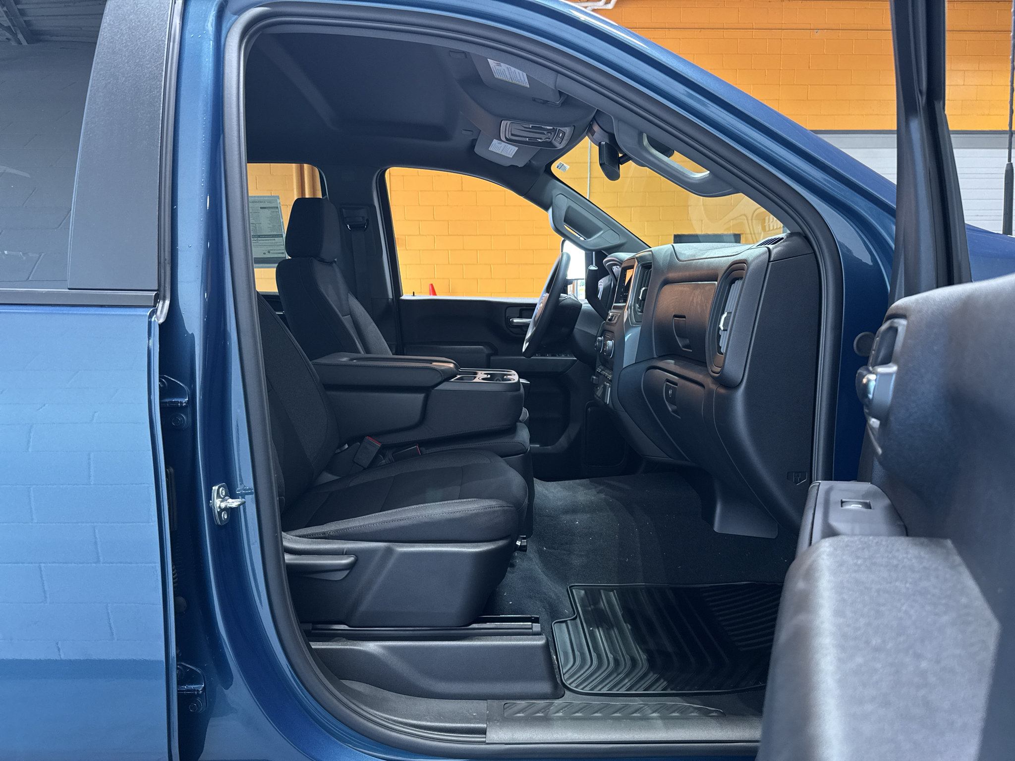 New 2026 Chevrolet Silverado 2500 Custom w/ Custom Value Package AWD/4WD image 20