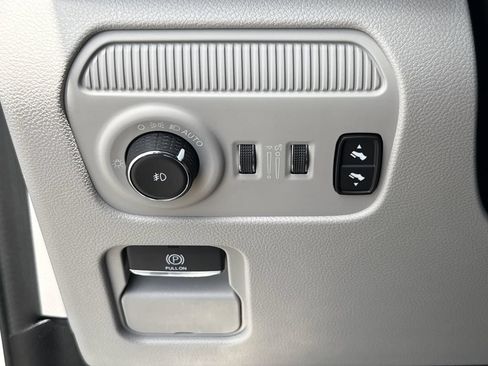 Used 2024 Jeep Wagoneer 4WD image 14