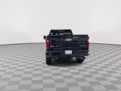 Used 2024 Chevrolet Silverado 3500 High Country w/ High Country Premium Package image 7