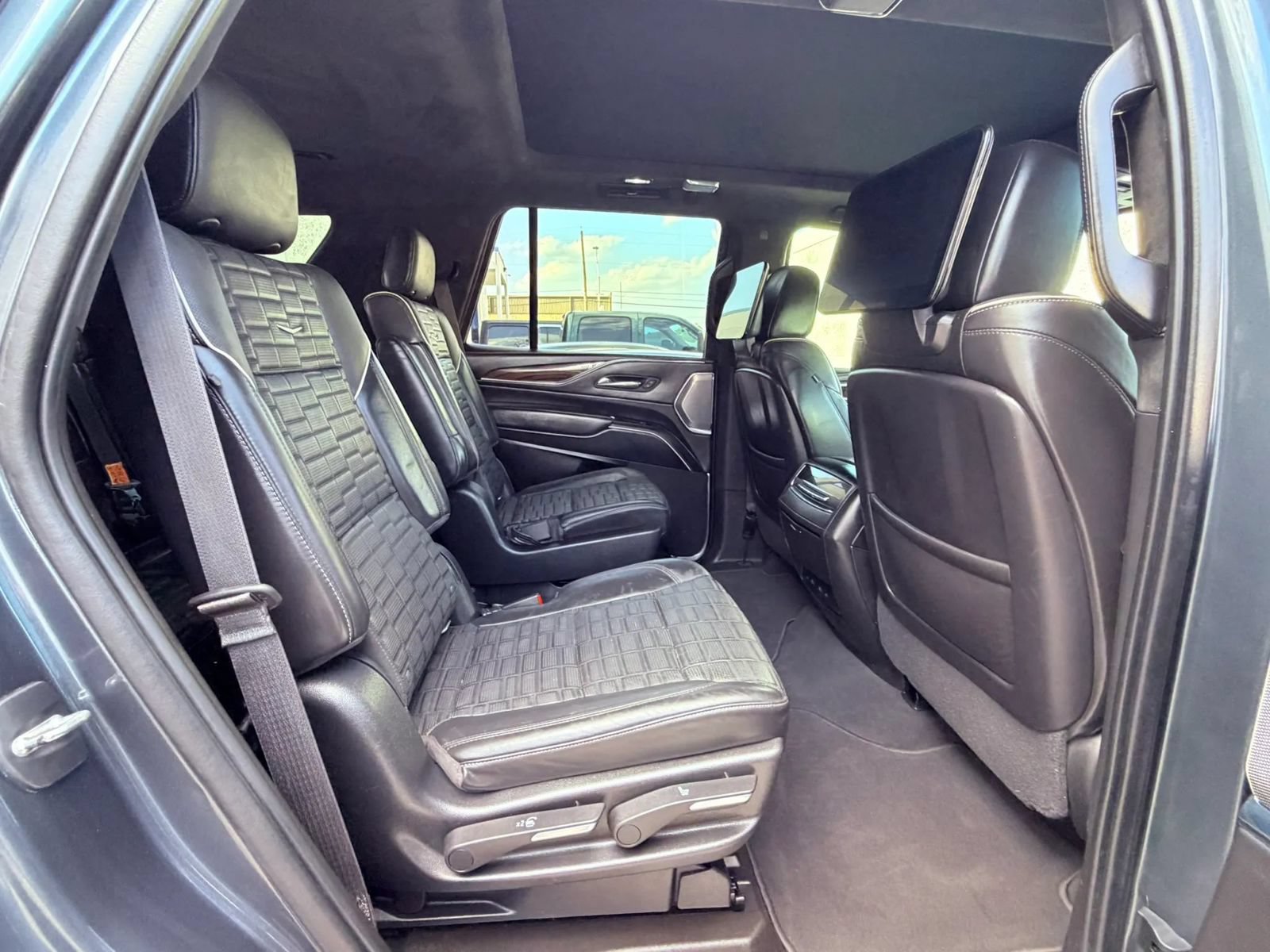 Used 2021 Cadillac Escalade Sport Platinum AWD/4WD image 27