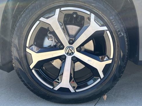 New 2026 Volkswagen Tiguan SE image 6