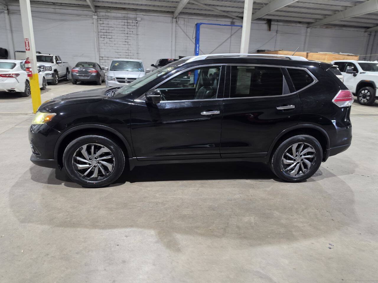 Used 2015 Nissan Rogue SL w/ SL Premium Package AWD/4WD image 4