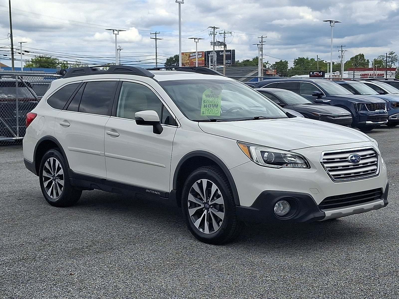 Used 2017 Subaru Outback 2.5i Limited AWD/4WD image 3
