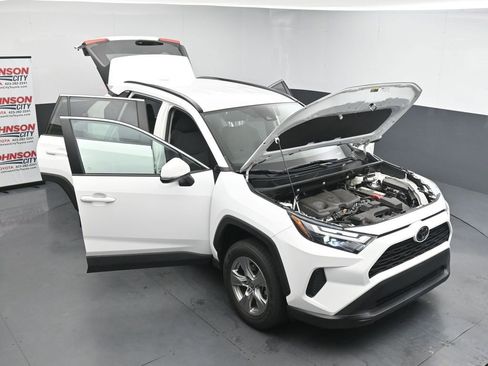 Used 2023 Toyota RAV4 XLE FWD image 41
