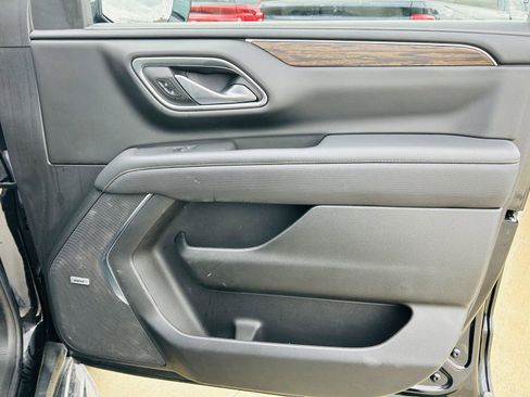 Used 2022 Chevrolet Suburban Premier image 41