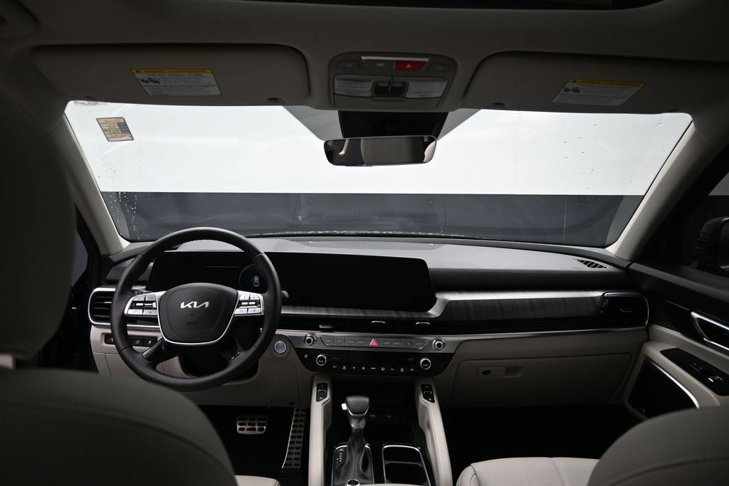 Used 2025 Kia Telluride SX w/ SX Captain's Chair Package AWD/4WD image 34