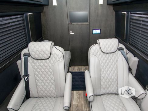 Used 2022 Mercedes-Benz Sprinter 3500 image 5