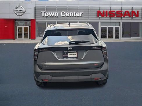 Certified 2026 Nissan Kicks SR FWD image 6