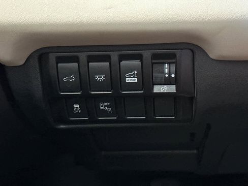 Used 2022 Subaru Ascent Limited w/ Technology Package image 32