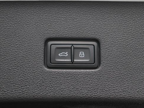 Used 2023 Audi Q8 Premium w/ Convenience Package image 63