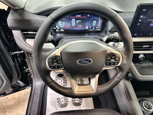 Used 2026 Ford Explorer Active RWD image 17