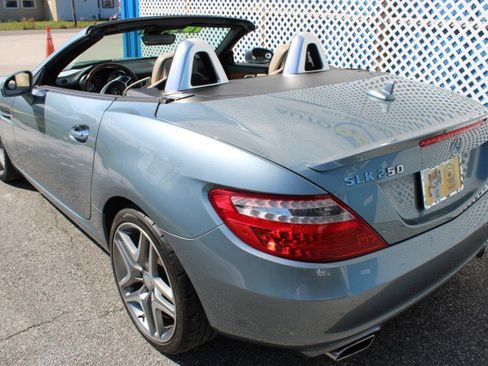 Used 2013 Mercedes-Benz SLK 250 image 9