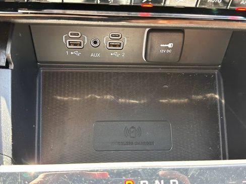 Used 2024 Jeep Grand Cherokee L Summit w/ Luxury Tech Group V AWD/4WD image 36