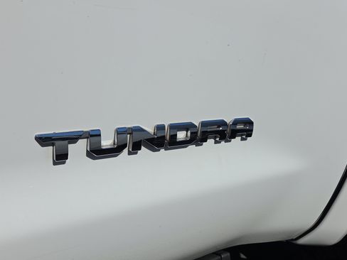 Used 2016 Toyota Tundra SR5 image 5
