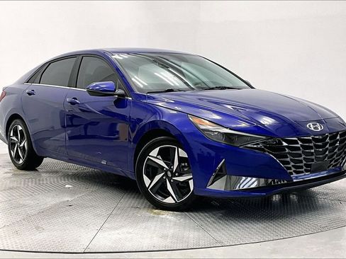 Used 2023 Hyundai Elantra Limited image 11