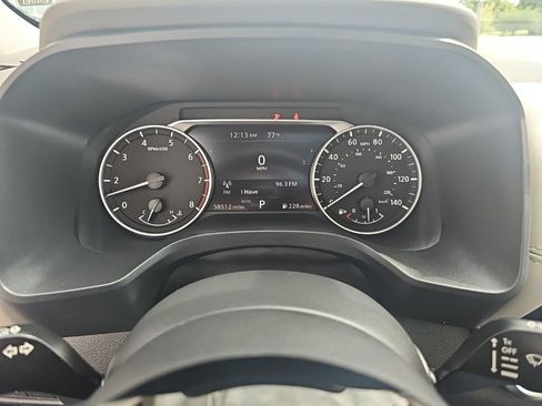 Used 2023 Nissan Rogue SV w/ SV Premium Package AWD/4WD image 17