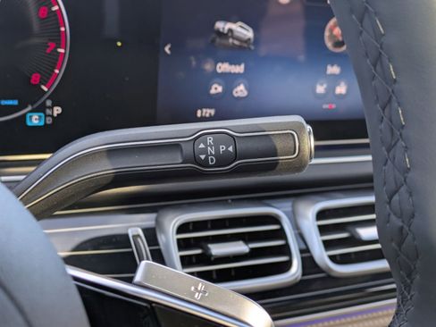 Used 2026 Mercedes-Benz GLS 450 4MATIC image 12