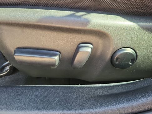 Used 2016 Toyota Camry LE image 14