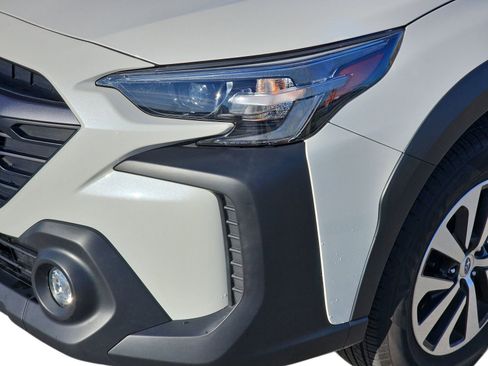 Used 2024 Subaru Outback Premium image 9