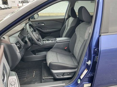 Used 2022 Nissan Rogue SV AWD/4WD image 9