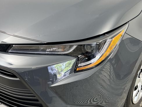 Used 2025 Toyota Corolla LE FWD image 12