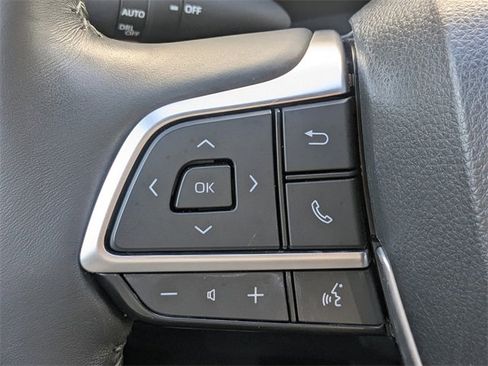 Used 2023 Toyota Highlander Platinum image 33