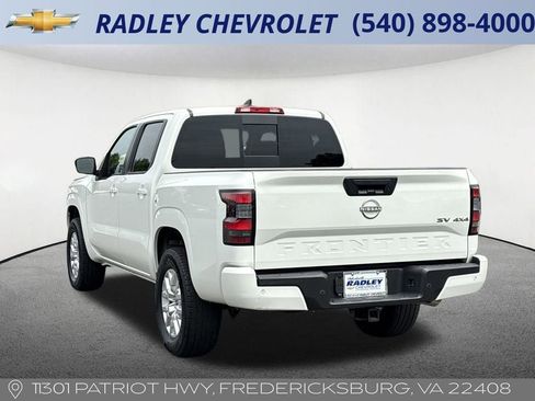 Used 2024 Nissan Frontier SV w/ SV Convenience Package image 3