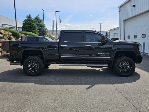 Used 2019 GMC Sierra 3500 Denali w/ Duramax Plus Package AWD/4WD image 6