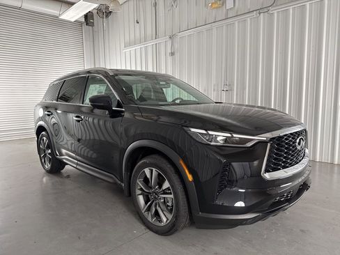 Certified 2025 INFINITI QX60 Luxe w/ Vision Package image 2