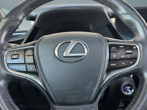 Used 2022 Lexus ES 300h w/ Accessory Package FWD image 16