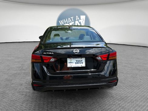 Used 2025 Nissan Altima 2.5 SV FWD image 5