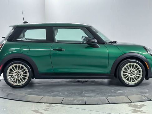 Certified 2025 MINI Cooper 2-Door Hardtop FWD image 8