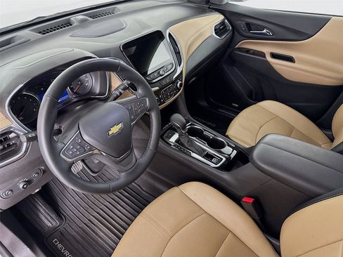 Used 2024 Chevrolet Equinox Premier image 11
