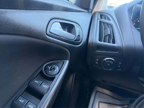 Used 2018 Ford Focus SEL image 17